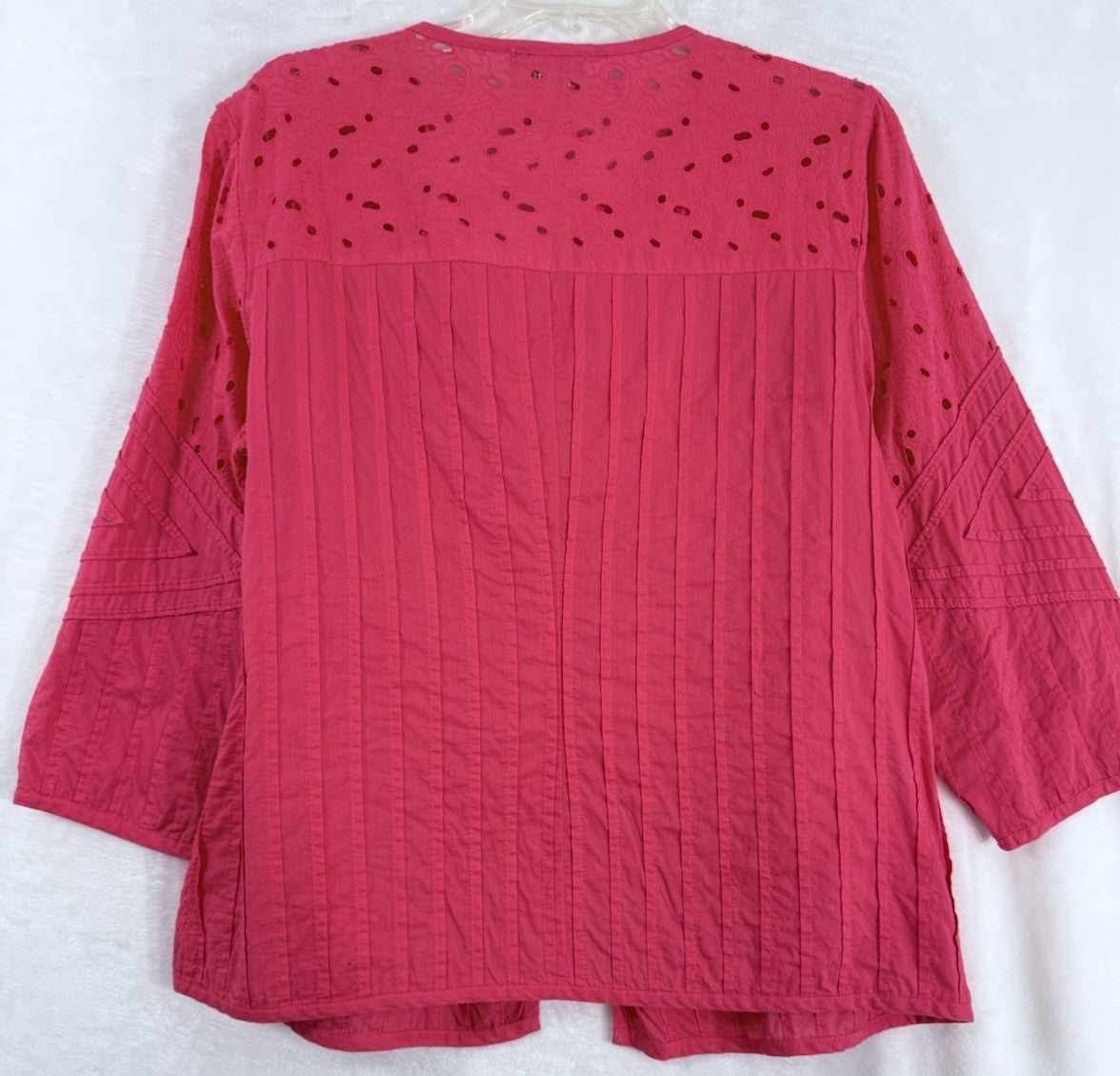Chicos Size 3 Jacket Pink Eyelet 100% Cotton XL Womens 3/4 Sleeve Lightweight