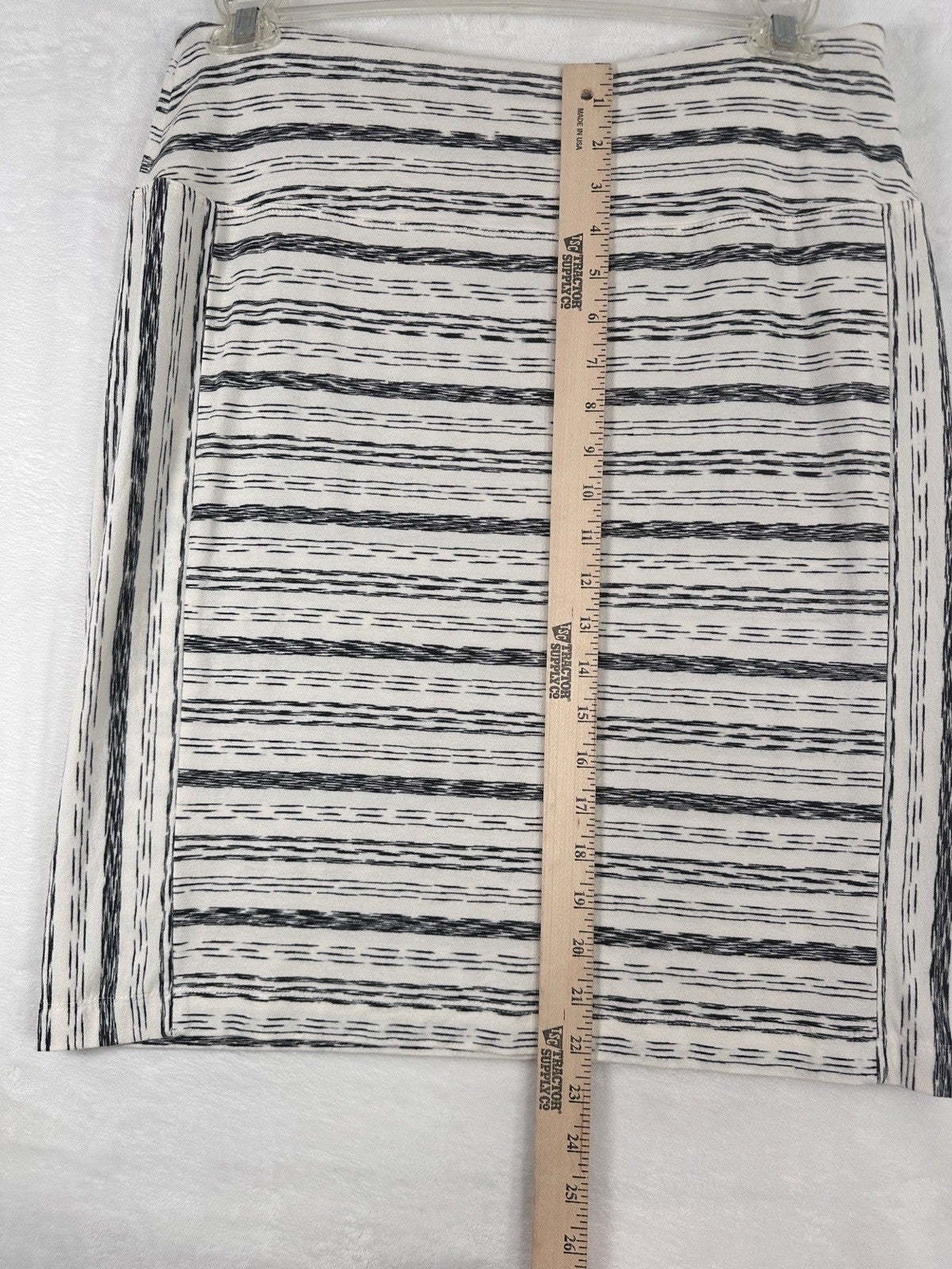 J Jill Wearever Collection Pencil Skirt Medium Black White Short Knit Stretch