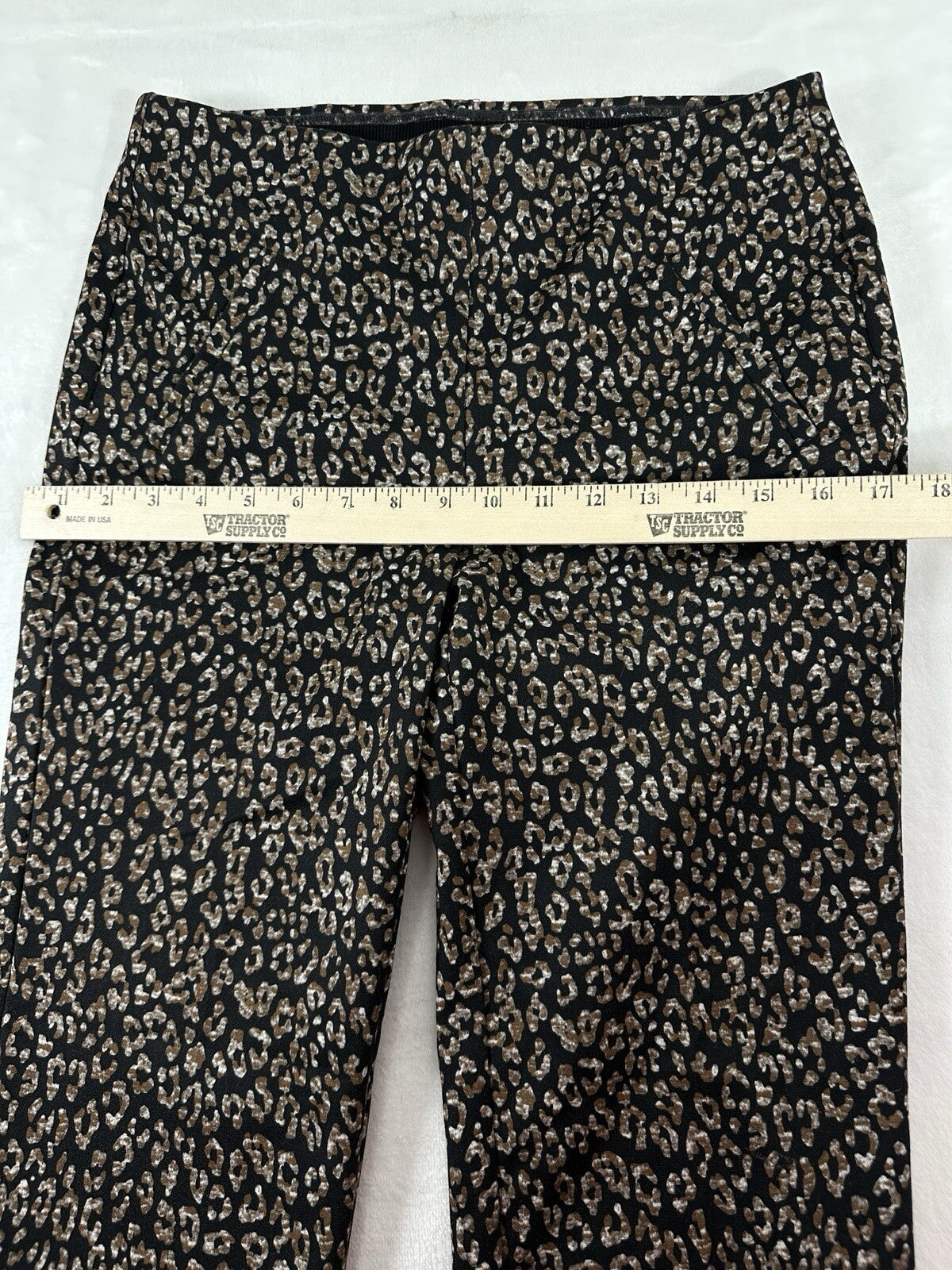 Chicos 00 US 2 Fabulously Slimming Ankle Pants Animal Print Black Knit Pull On