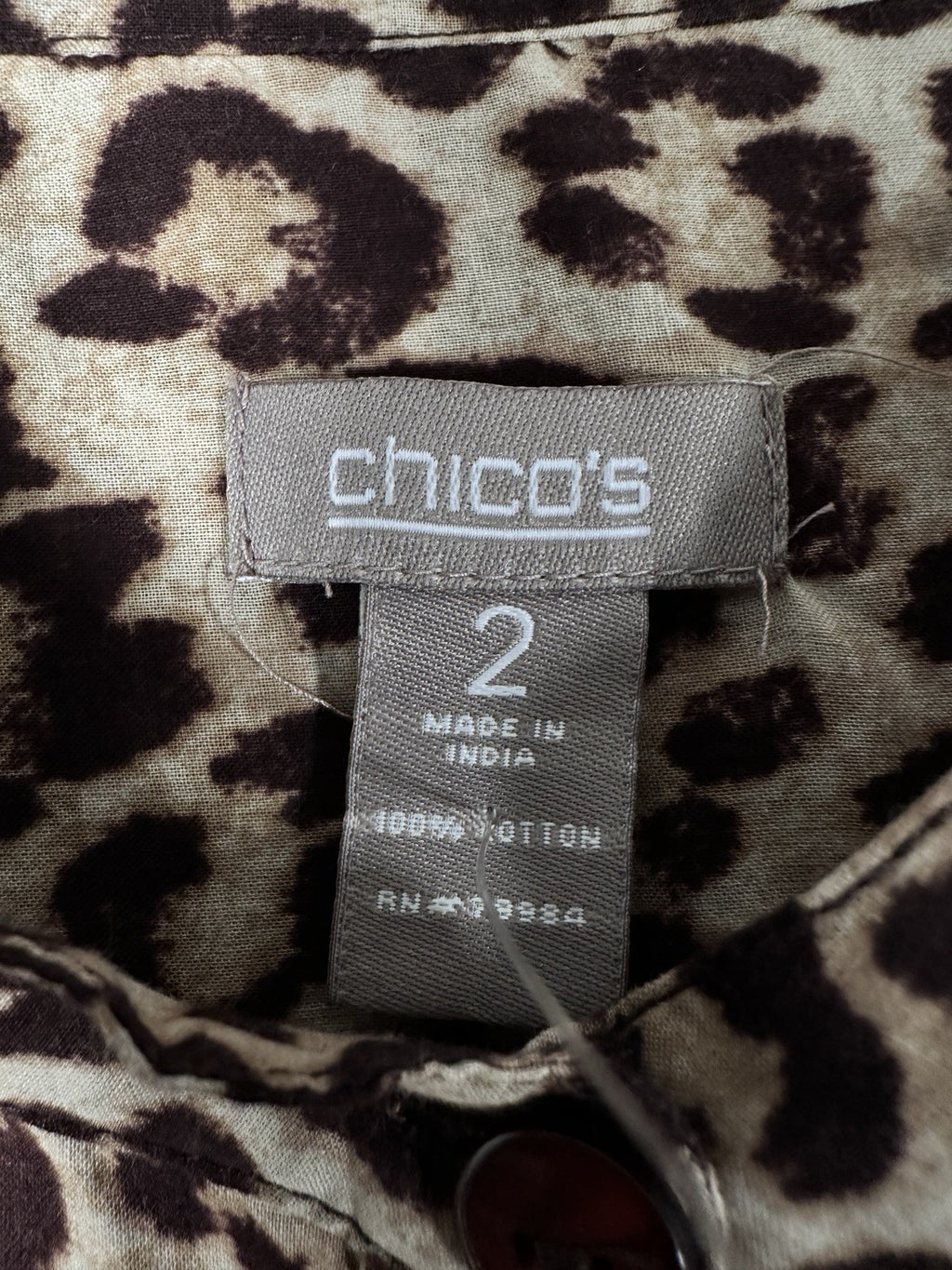 Chicos Size 2 Tops Leopard Print Large Roll Tab Long Sleeve Mandarin Collar