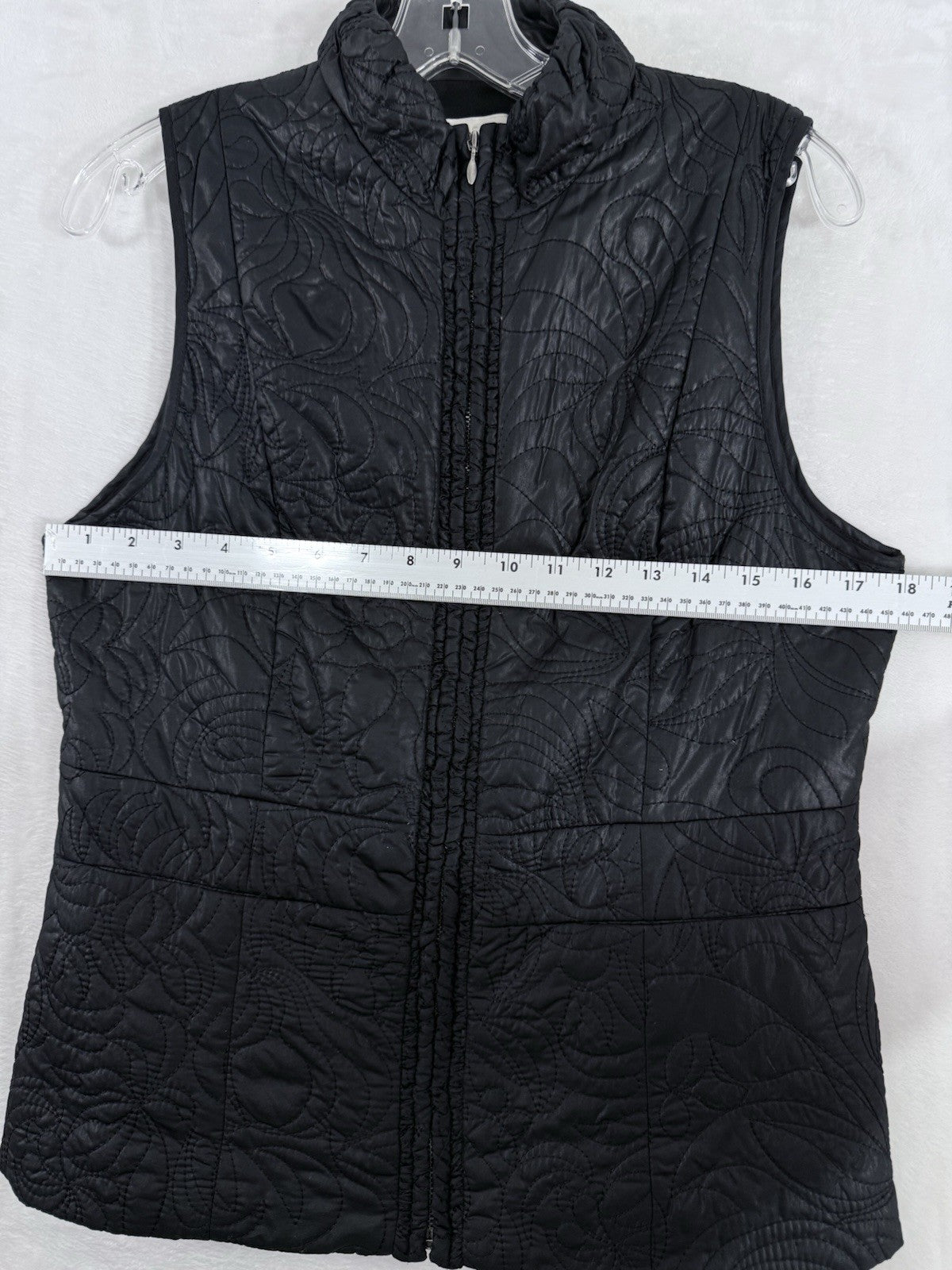 Chicos Size 0 Vest Black Quilted Floral Womens Small