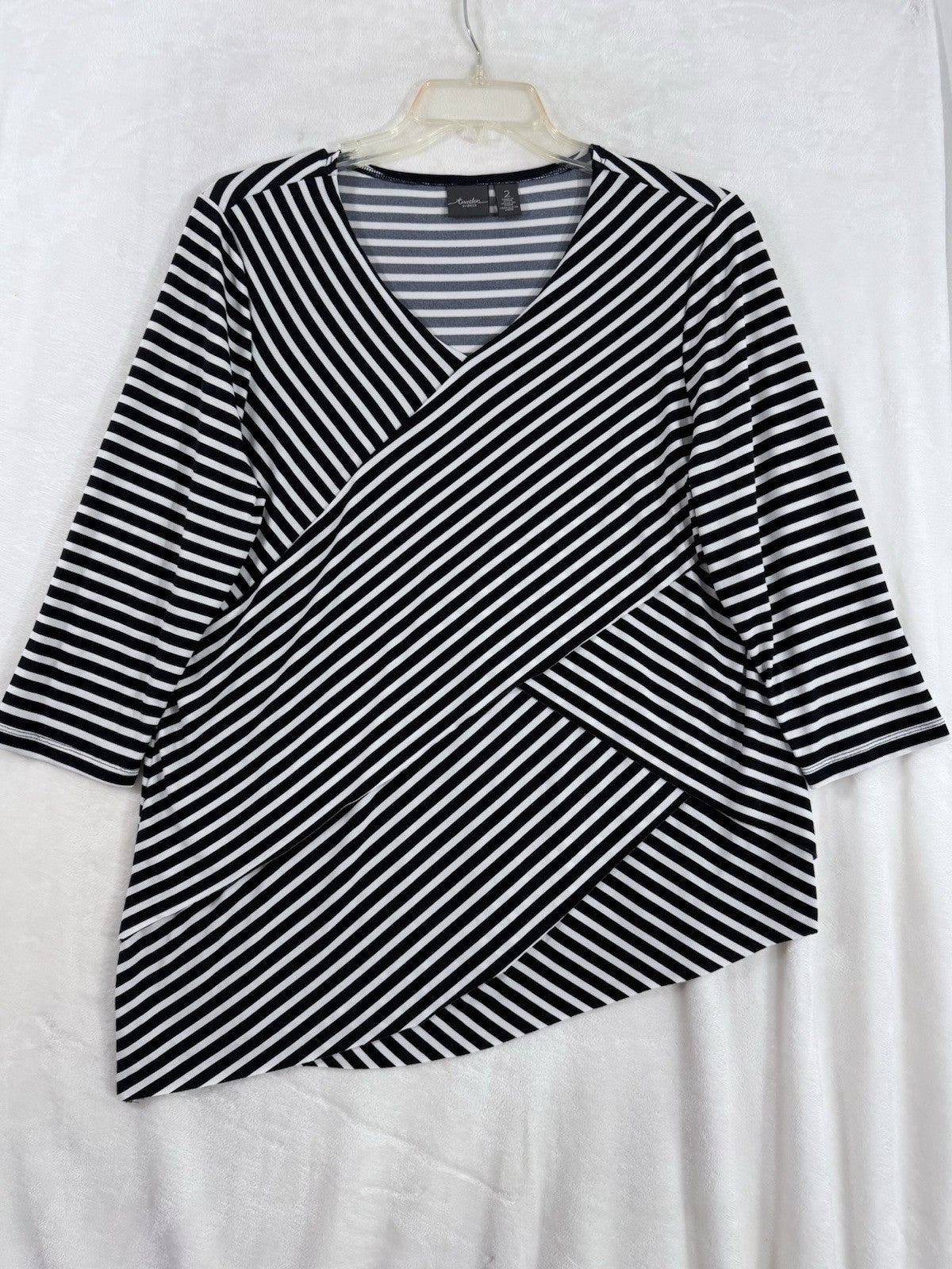 Chicos Travelers Tops Size 2 Large Navy Blue Striped Asymmetrical  3/4 Sleeve