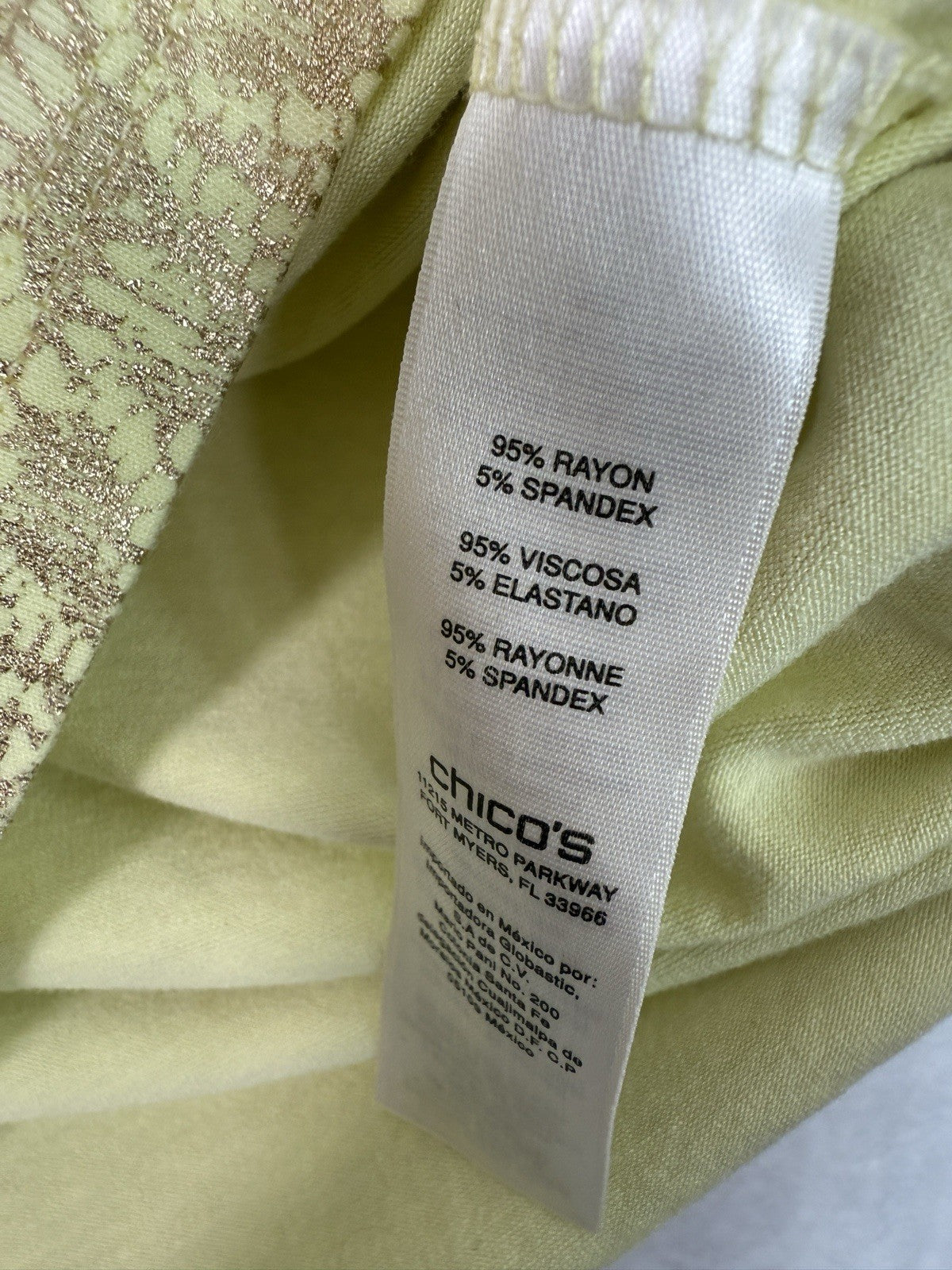 Chicos Size 2 Tops Tee 3/4 Sleeve Knit Yellow Lace Print Womens Large