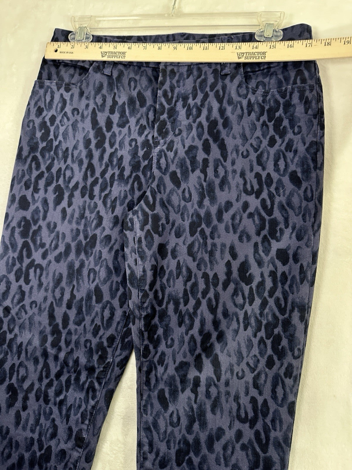 Chicos Perfect Stretch Girlfriend Slim Ankle Jeans 1.5 10 Purple Cheetah Print