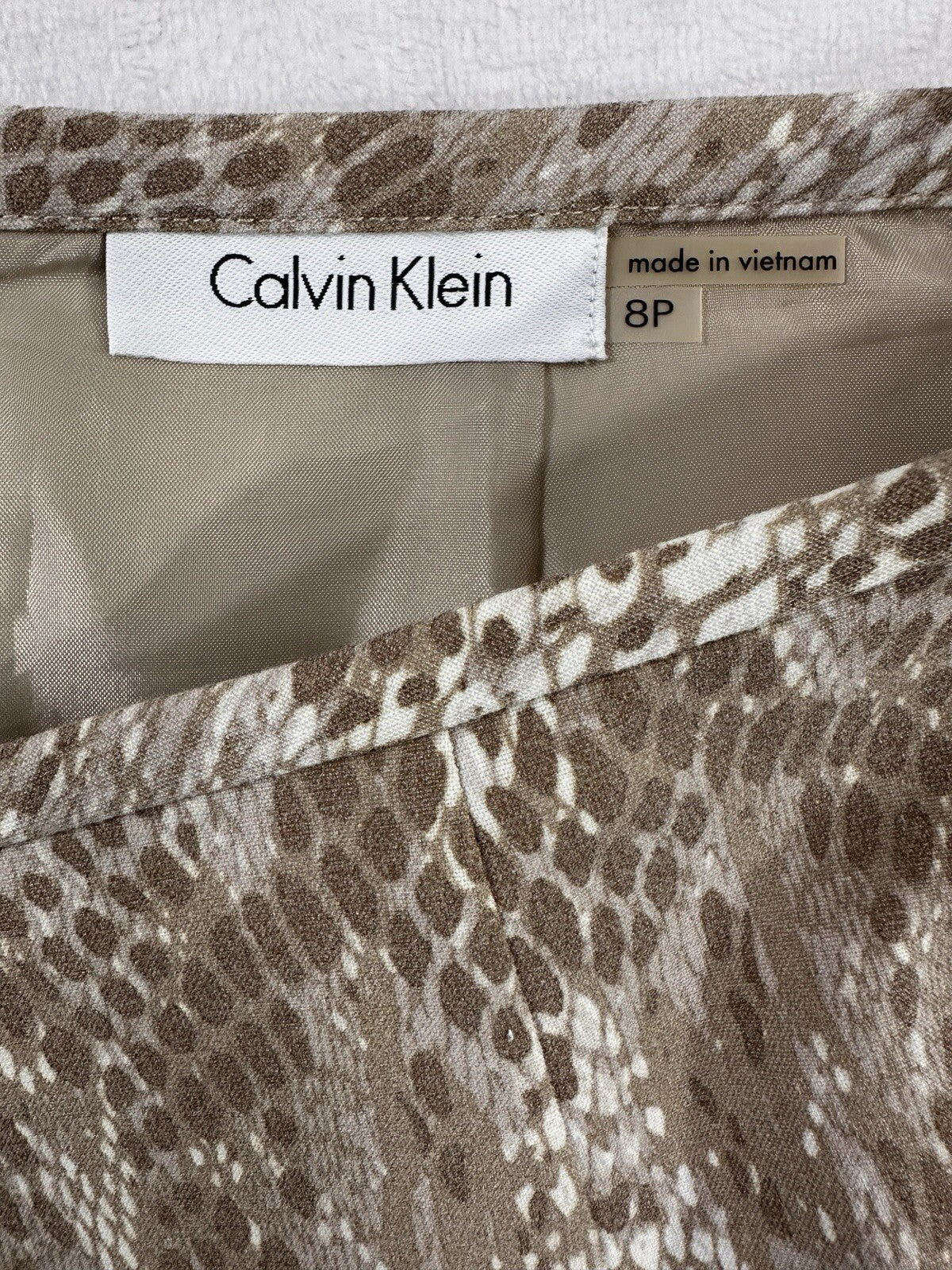 Calvin Klein Pencil Skirt 8 Petite 8P Tan Snake Print Beige Lined Rear Zip Women