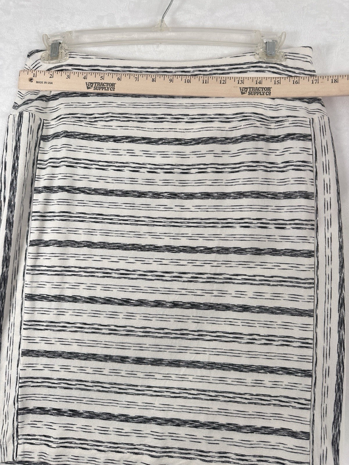 J Jill Wearever Collection Pencil Skirt Medium Black White Short Knit Stretch