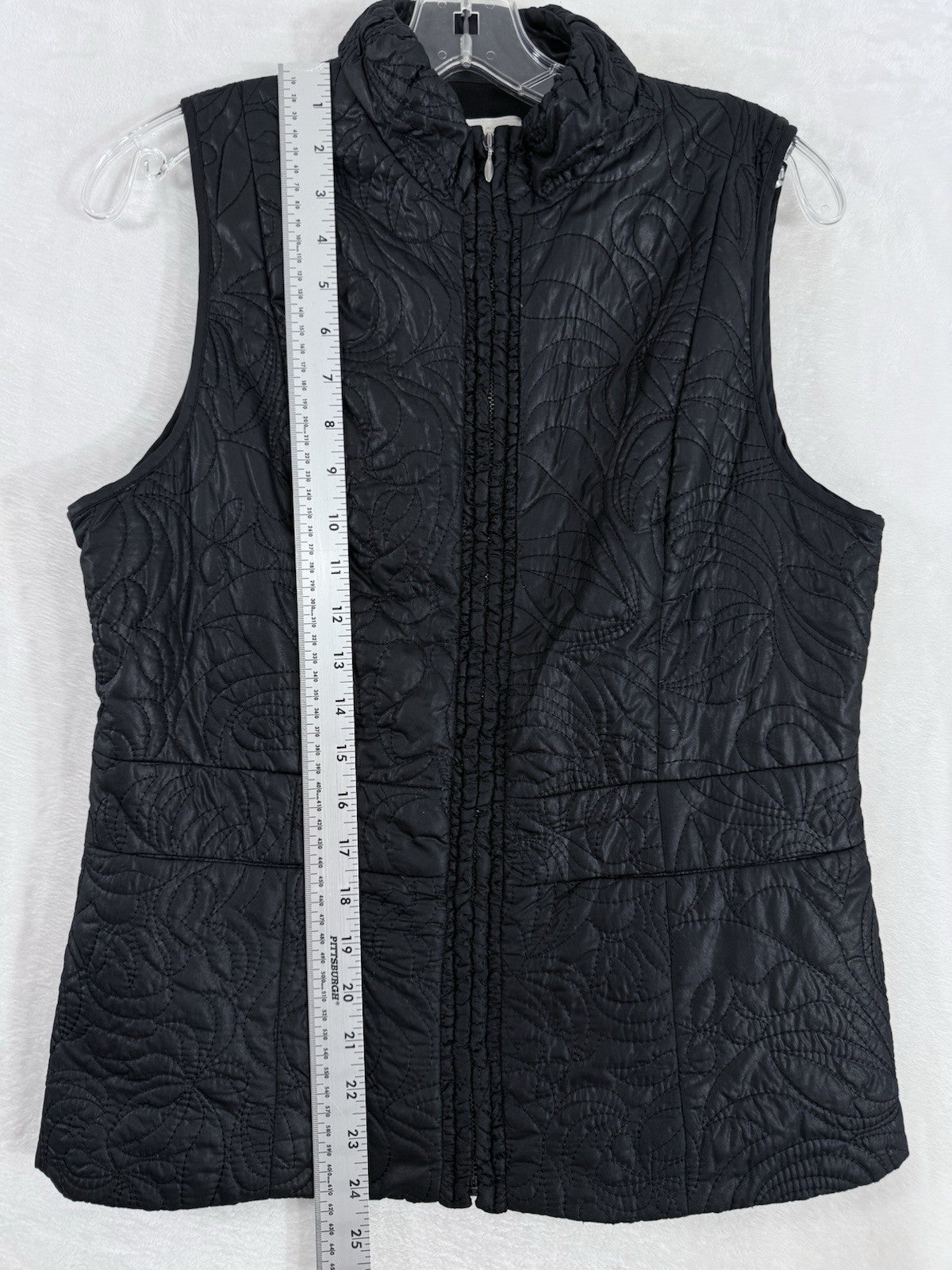Chicos Size 0 Vest Black Quilted Floral Womens Small