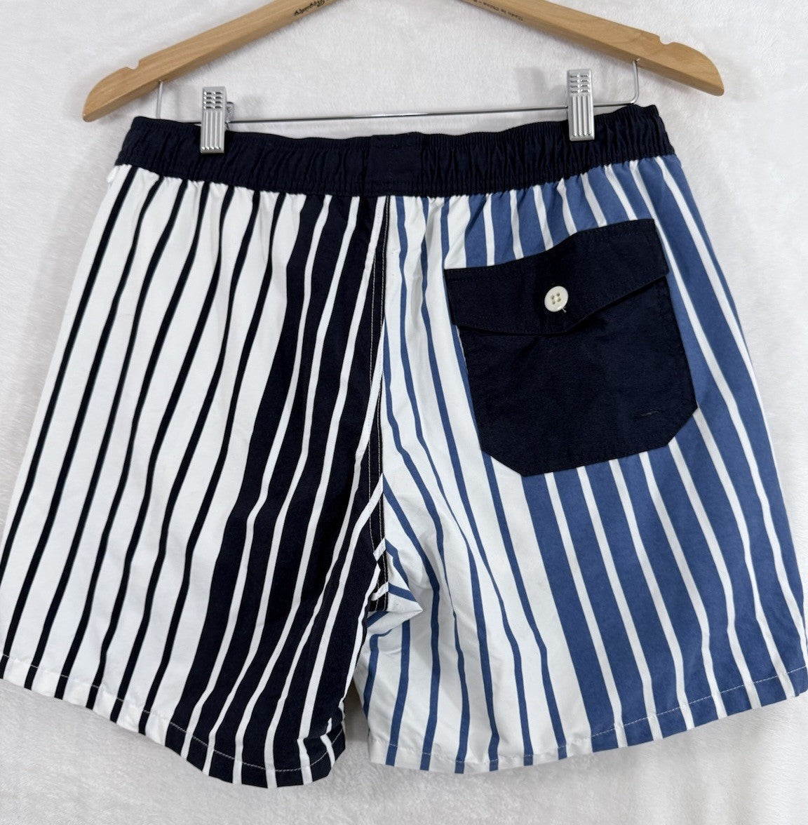 J Crew Swim Trunks Medium Men’s Shorts Blue Striped Stretch 6” Inseam