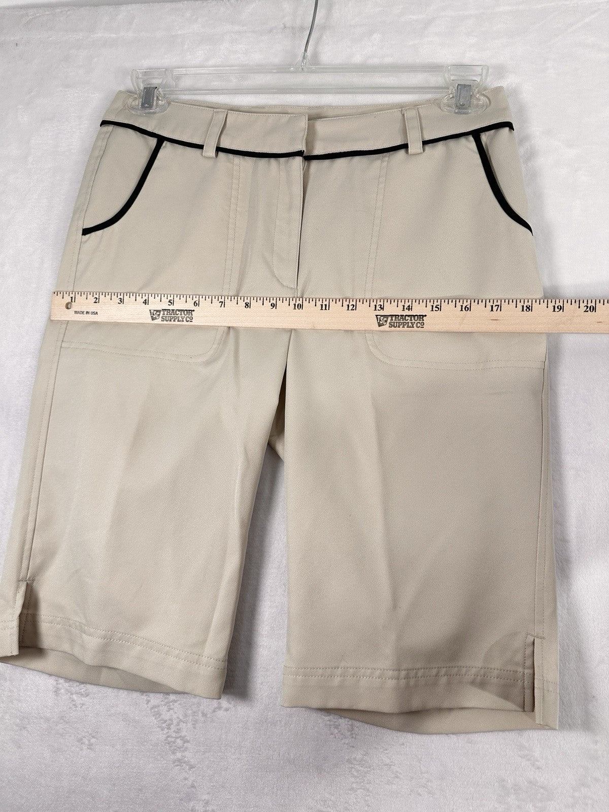 Callaway Golf Shorts Size 6 Womens Long 12” Inseam Lightweight Tan Beige Black