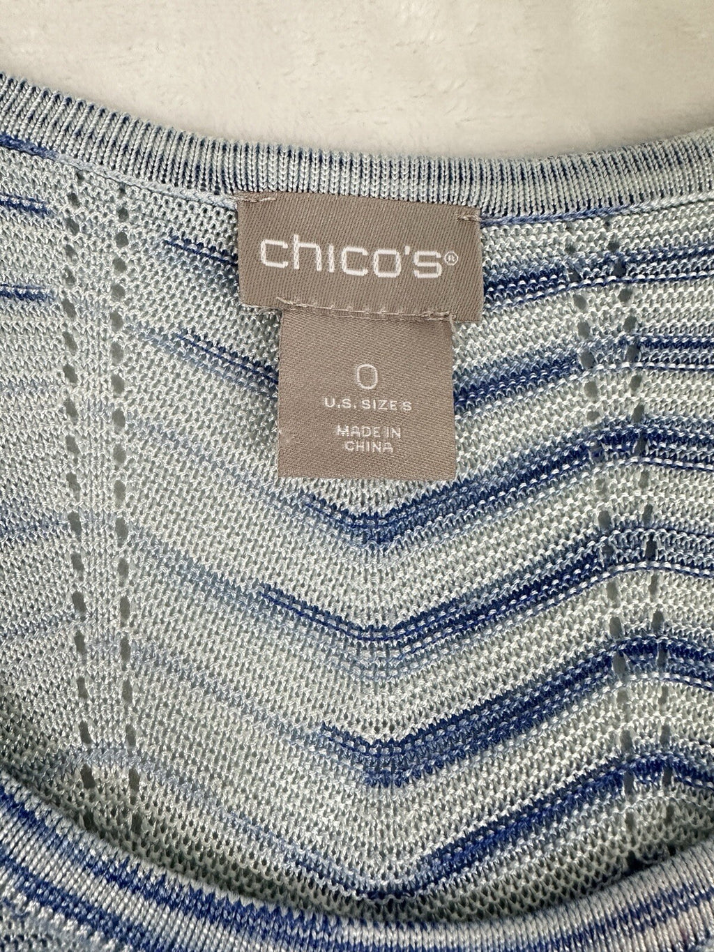 Chicos Size 0 Top Wavy Striped Sweater Tank Sleeveless Small Blue Rayon Womens