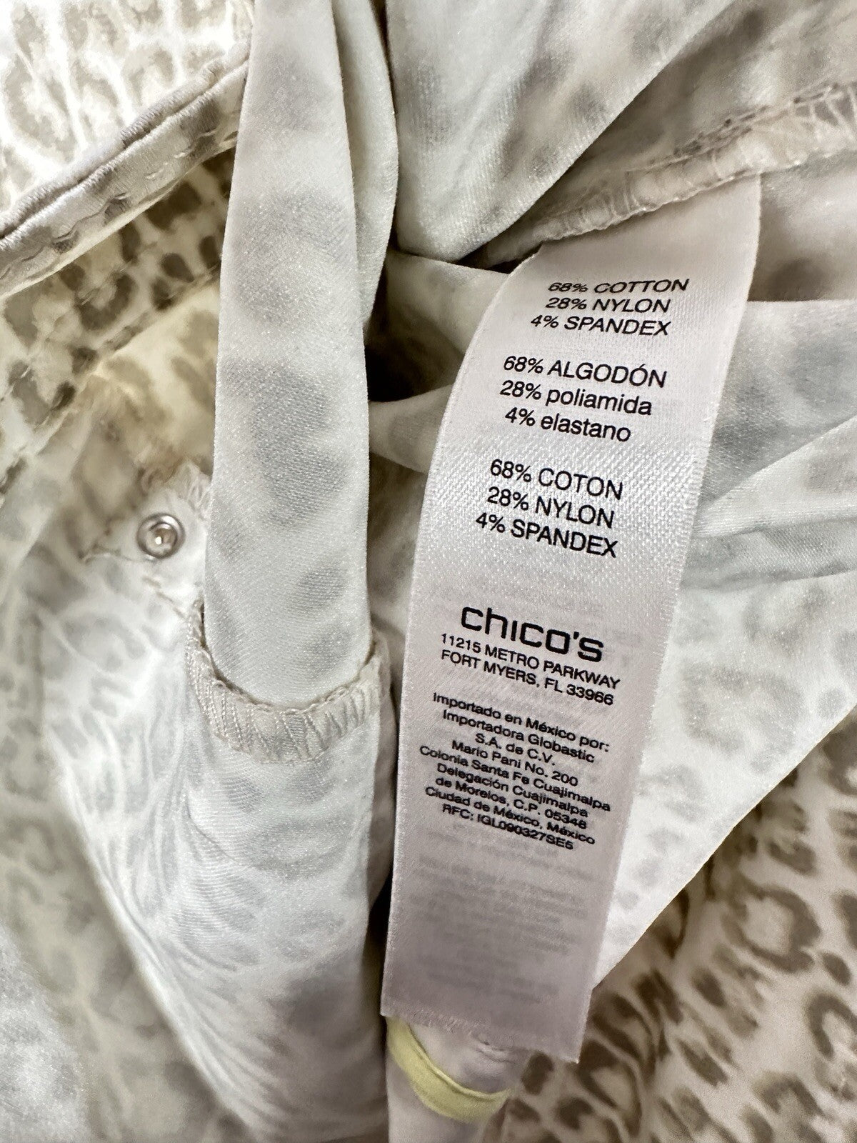 Chicos Luxe Twill Utility Jacket Size 1 US Medium Animal Print Full Zip Womens