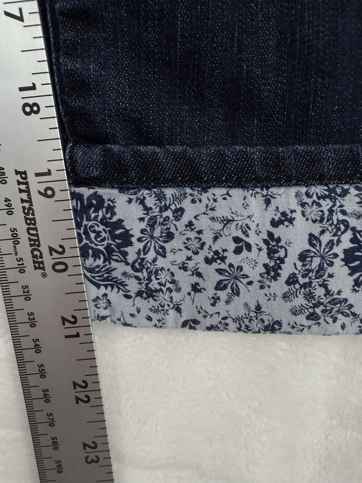 Coldwater Creek 18 Jeans Womens Cropped Dark Blue Floral Cuff