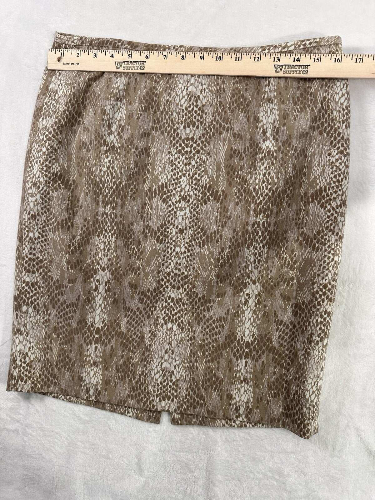 Calvin Klein Pencil Skirt 8 Petite 8P Tan Snake Print Beige Lined Rear Zip Women