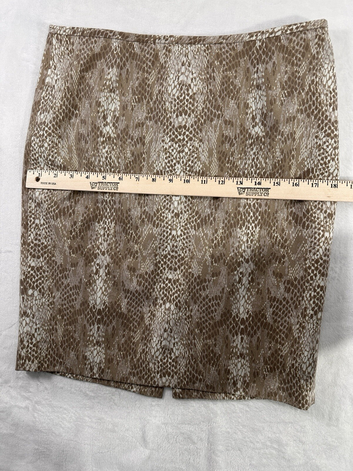Calvin Klein Pencil Skirt 8 Petite 8P Tan Snake Print Beige Lined Rear Zip Women