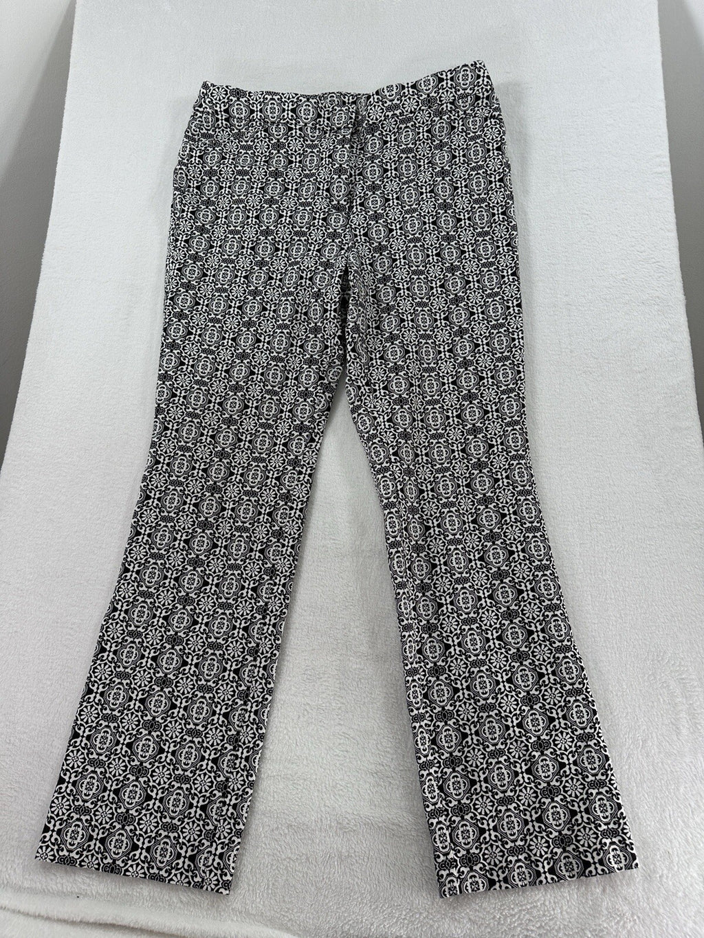 Chicos Pants Size 0.5 US 6 Black White Print Straight Leg Ankle Womens