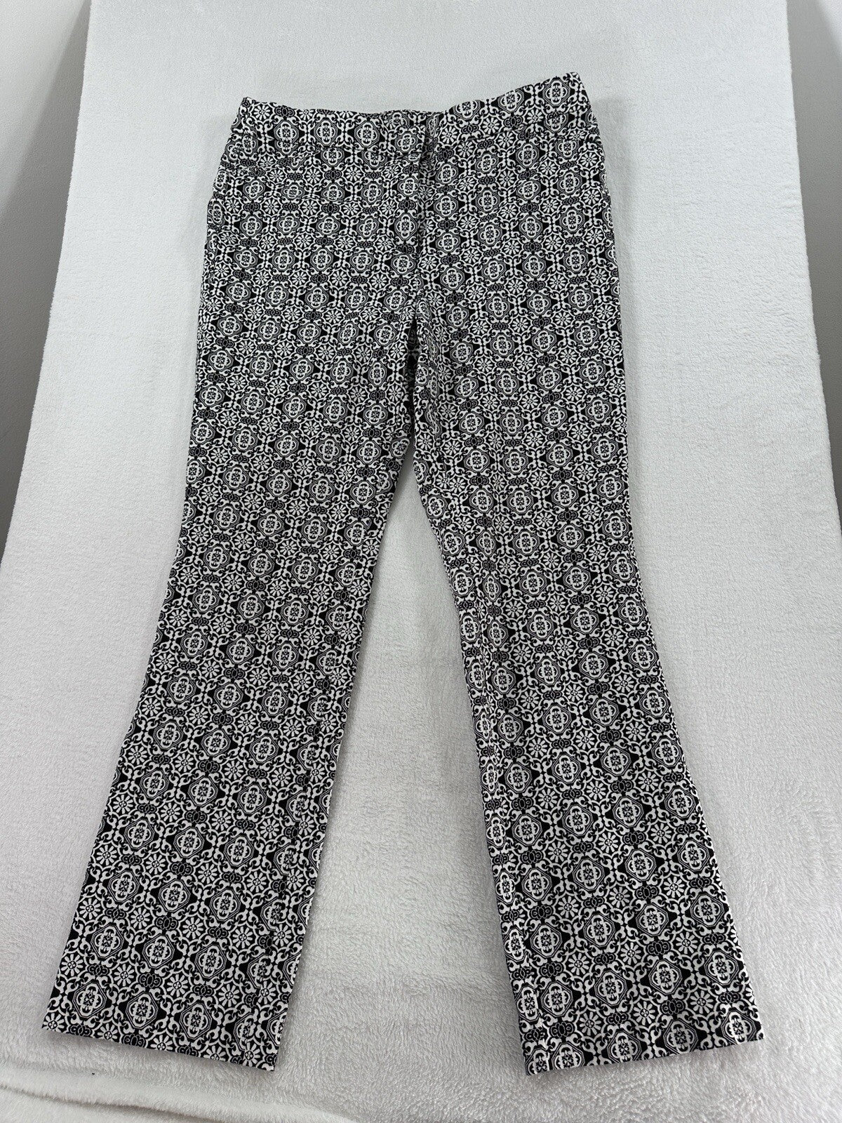 Chicos Pants Size 0.5 US 6 Black White Print Straight Leg Ankle Womens