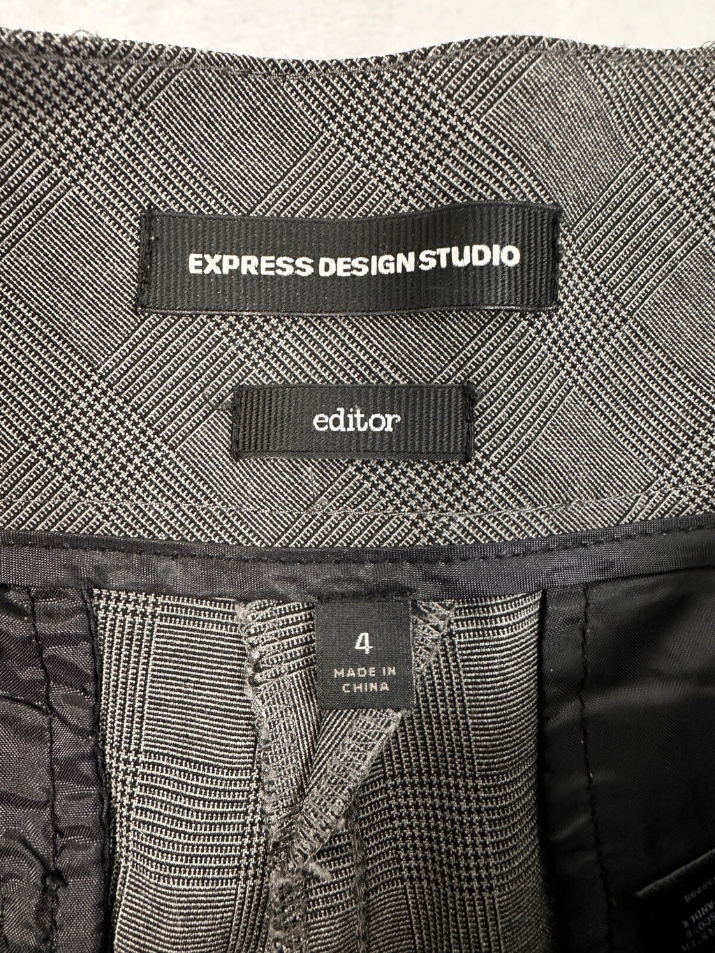 Express Editor Size 4 Dress Pants Gray Windowpane Plaid Big Button Womens