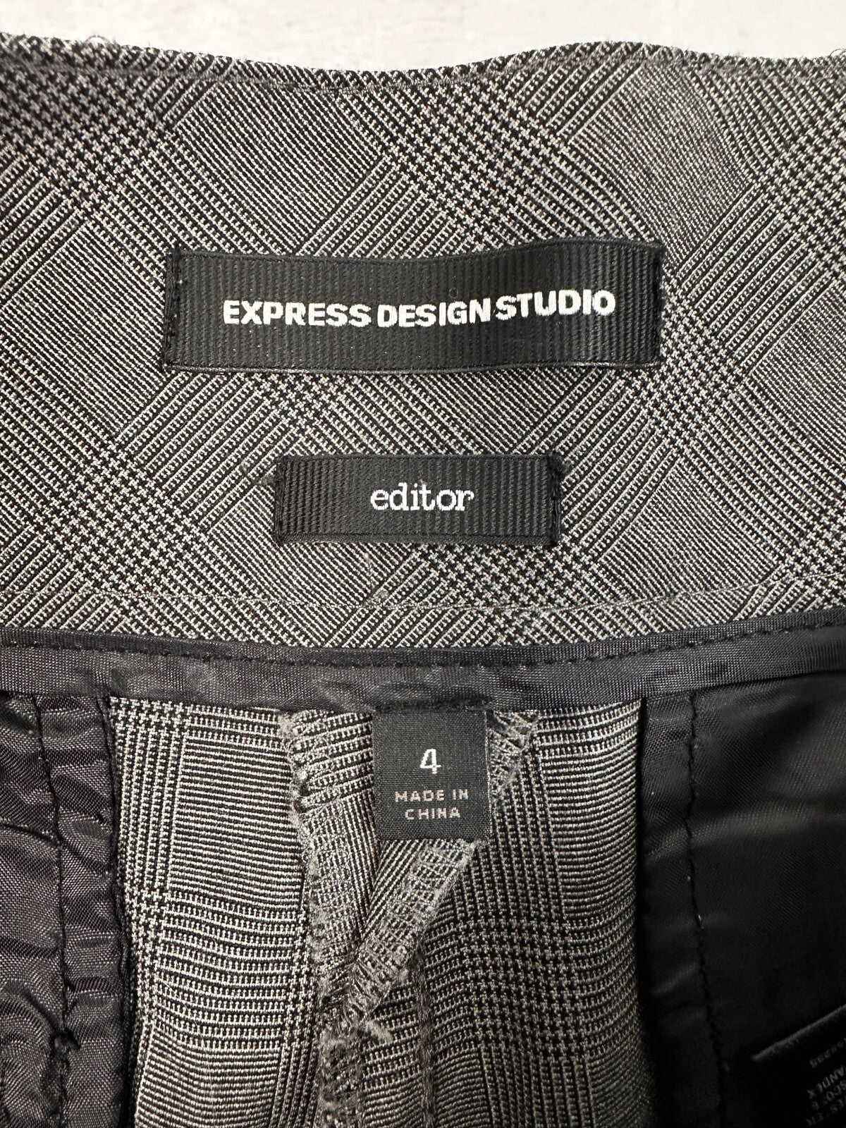 Express Editor Size 4 Dress Pants Gray Windowpane Plaid Big Button Womens