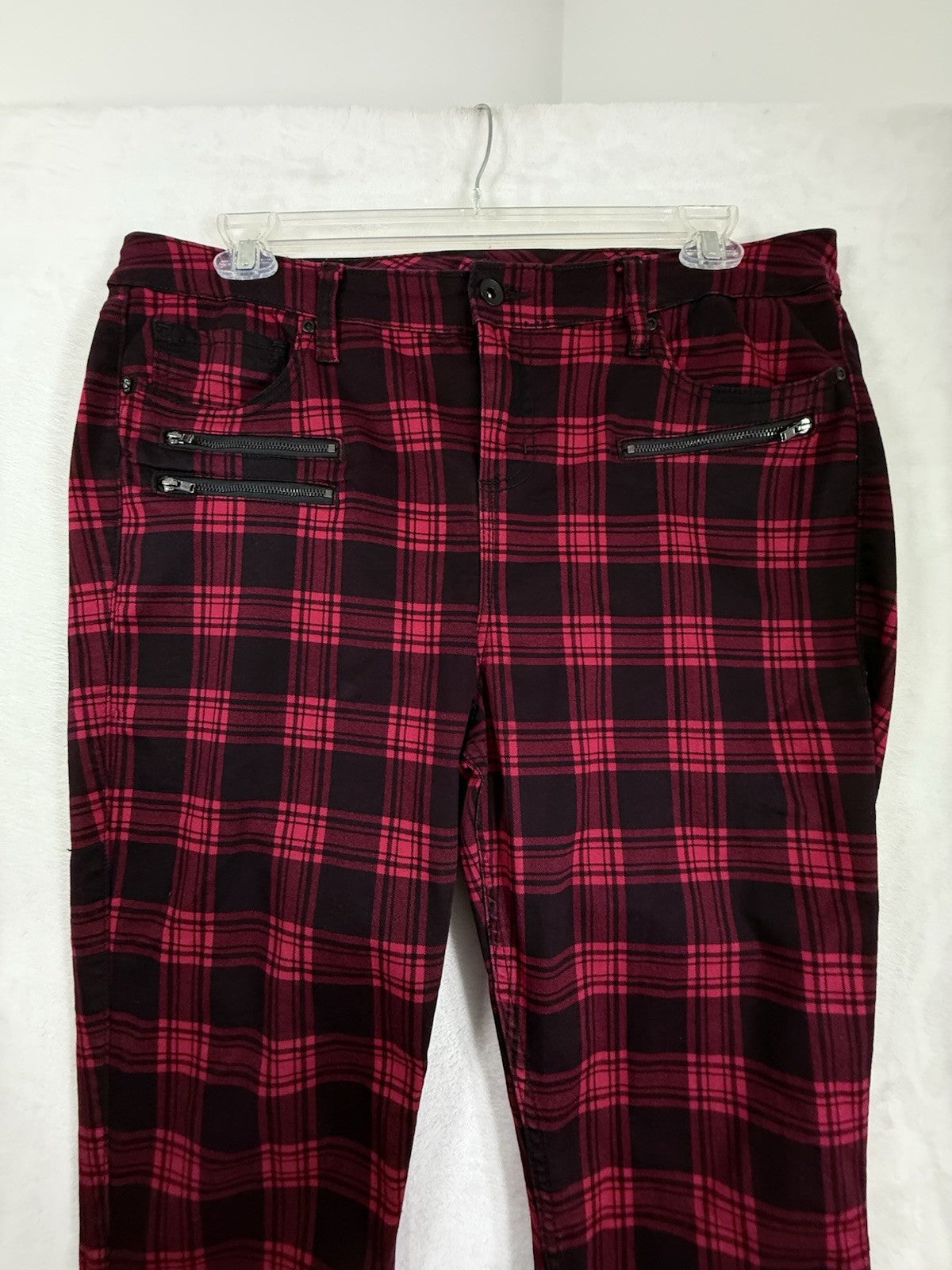 Hot Topic Black And Red Plaid Jeans HT Denim Pants Zippers Hi Rise Super Skinny