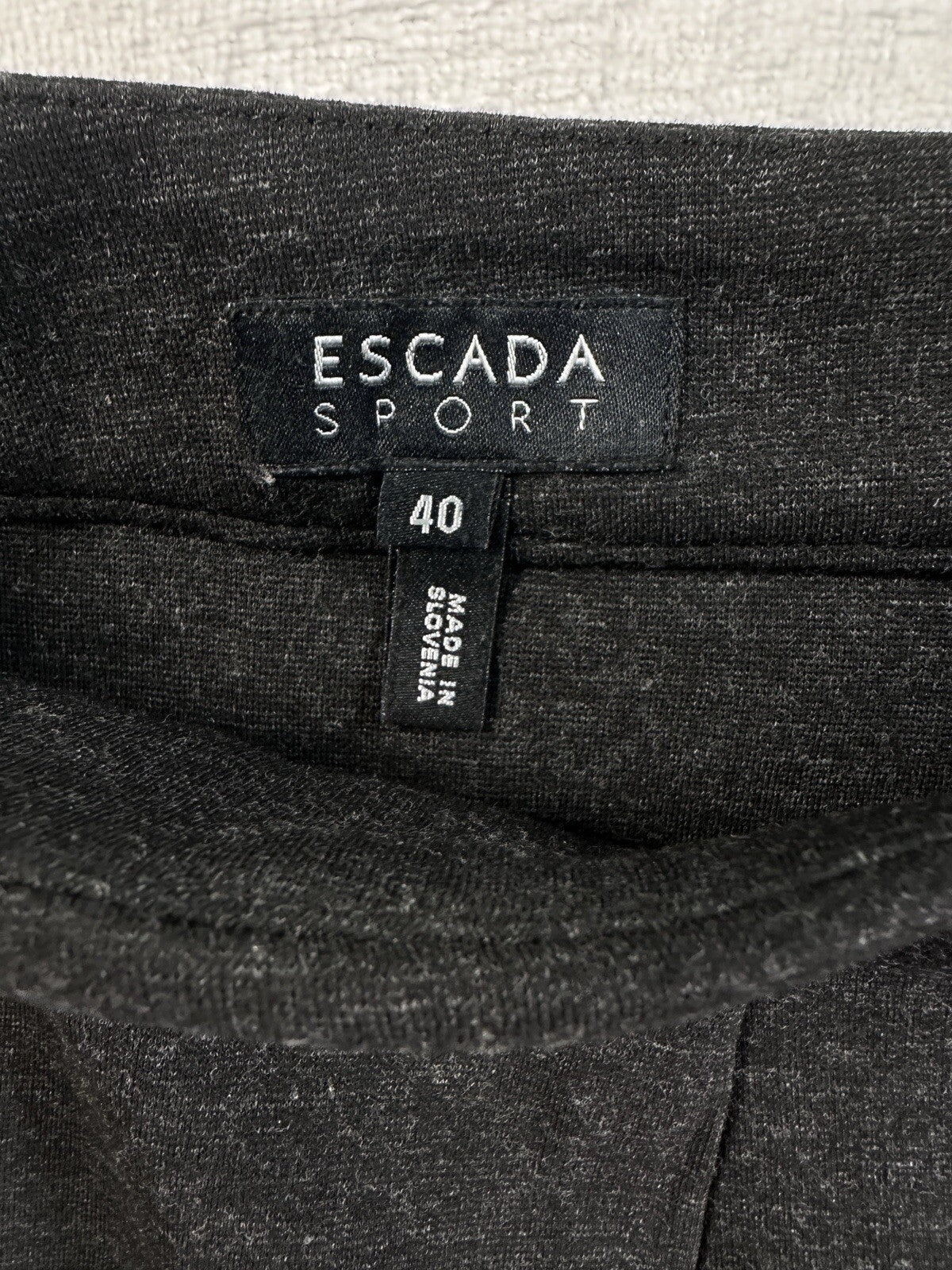 Escada Sport Skirt EU 40 US 10 Pleated Charcoal Gray Knit Short Knee Length Grey