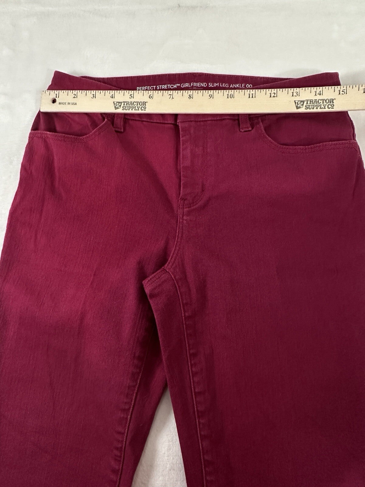 Chicos Jeans 00 US 2 Perfect stretch Girlfriend Slim Leg Ankle Jeans Berry Red