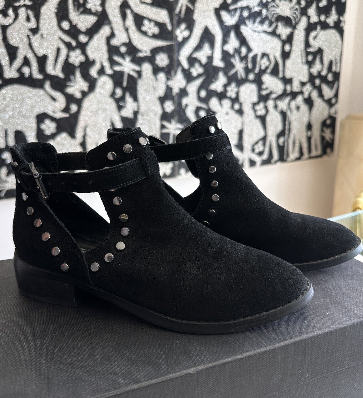 Carlos Santana Boots Size 6 Black Suede Leather Women’s Booties *flawread
