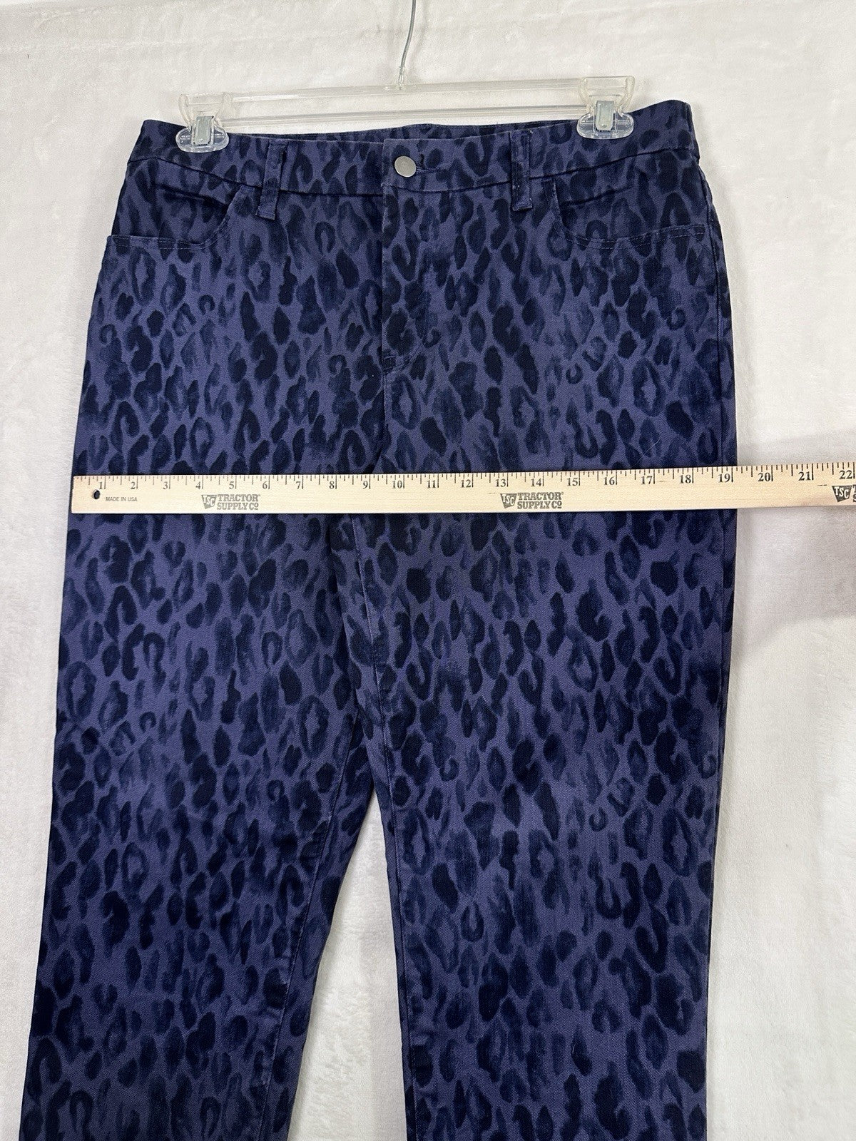 Chicos Perfect Stretch Girlfriend Slim Ankle Jeans 1.5 10 Purple Cheetah Print