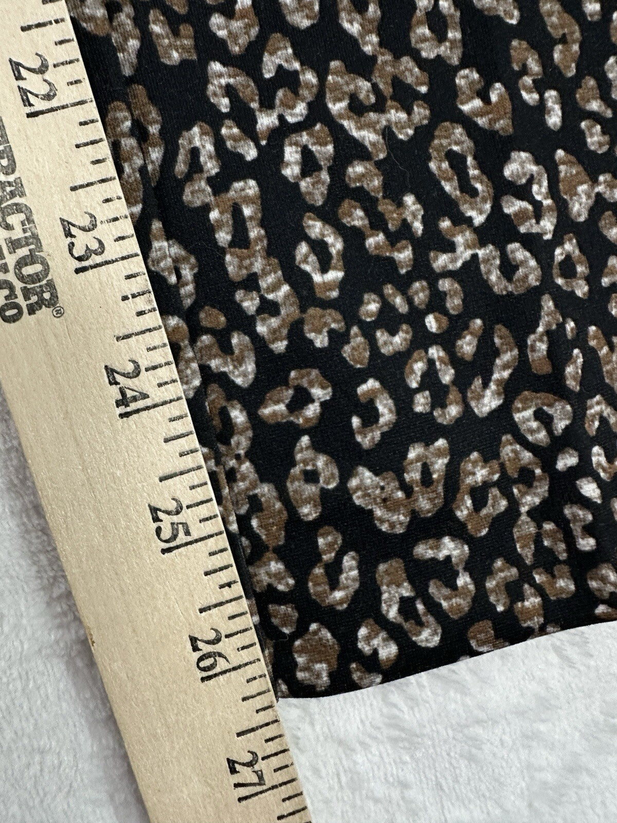 Chicos 00 US 2 Fabulously Slimming Ankle Pants Animal Print Black Knit Pull On