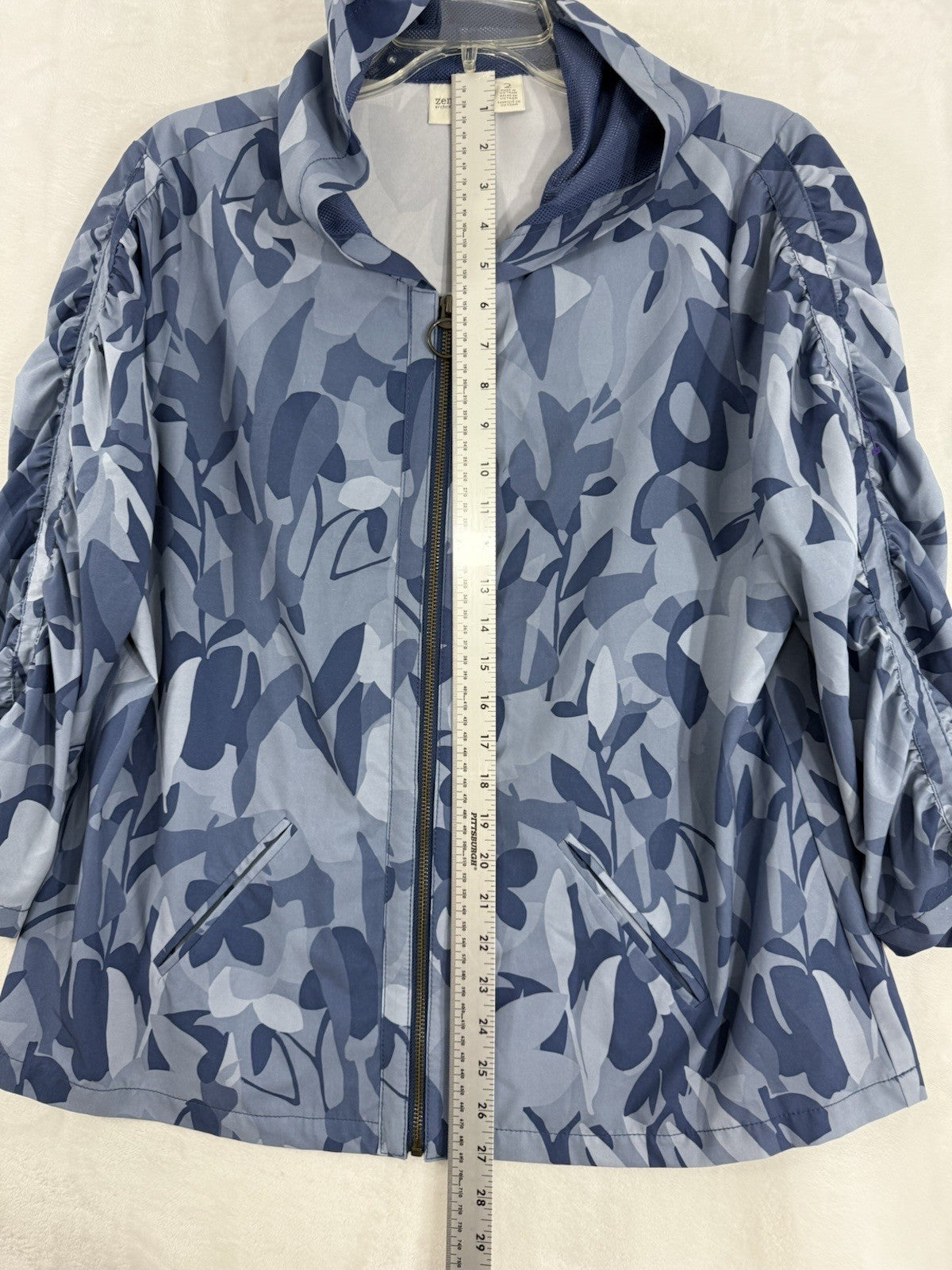Chicos Zenergy Size 2 Large Jacket Full Zip Blue Floral Hooded Windbreaker Women