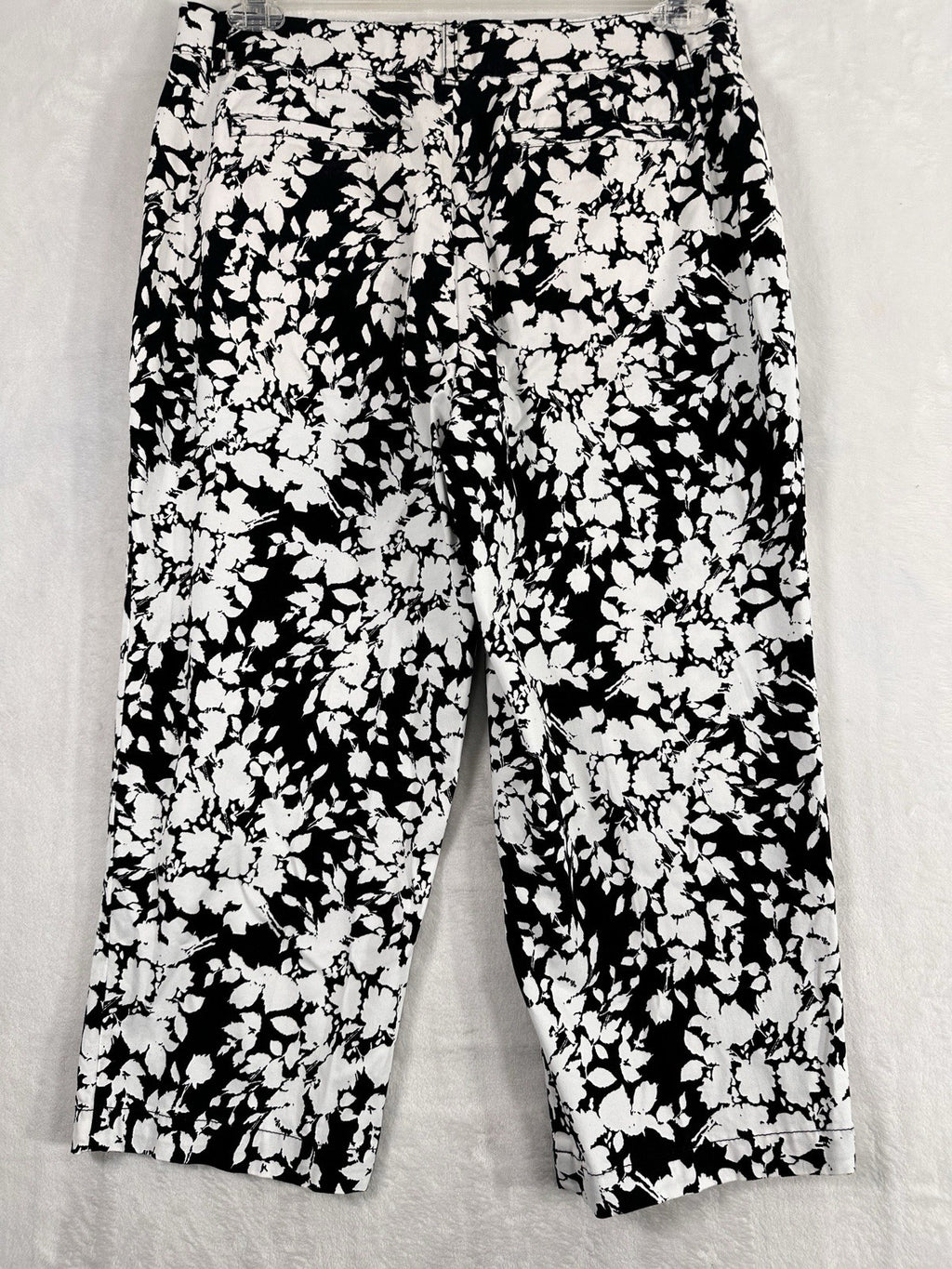Croft & Barrow Crop Pants 10 Black White Floral Print Cotton Stretch Womens