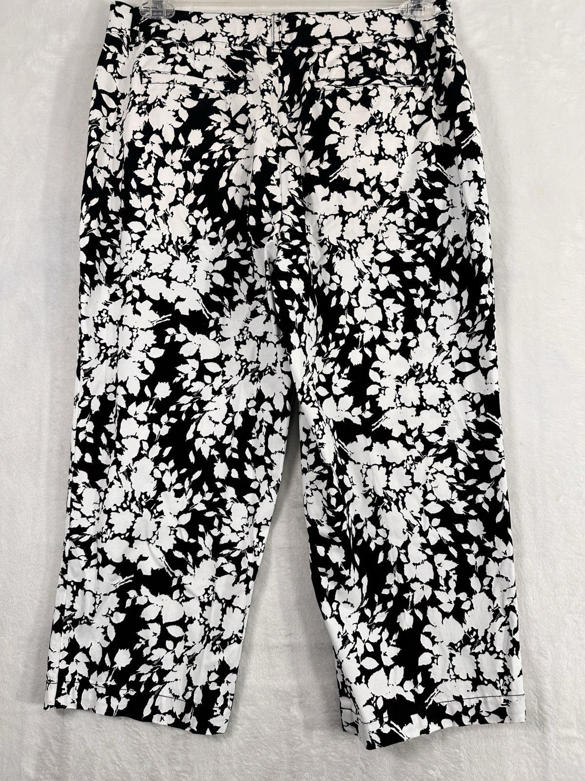 Croft & Barrow Crop Pants 10 Black White Floral Print Cotton Stretch Womens