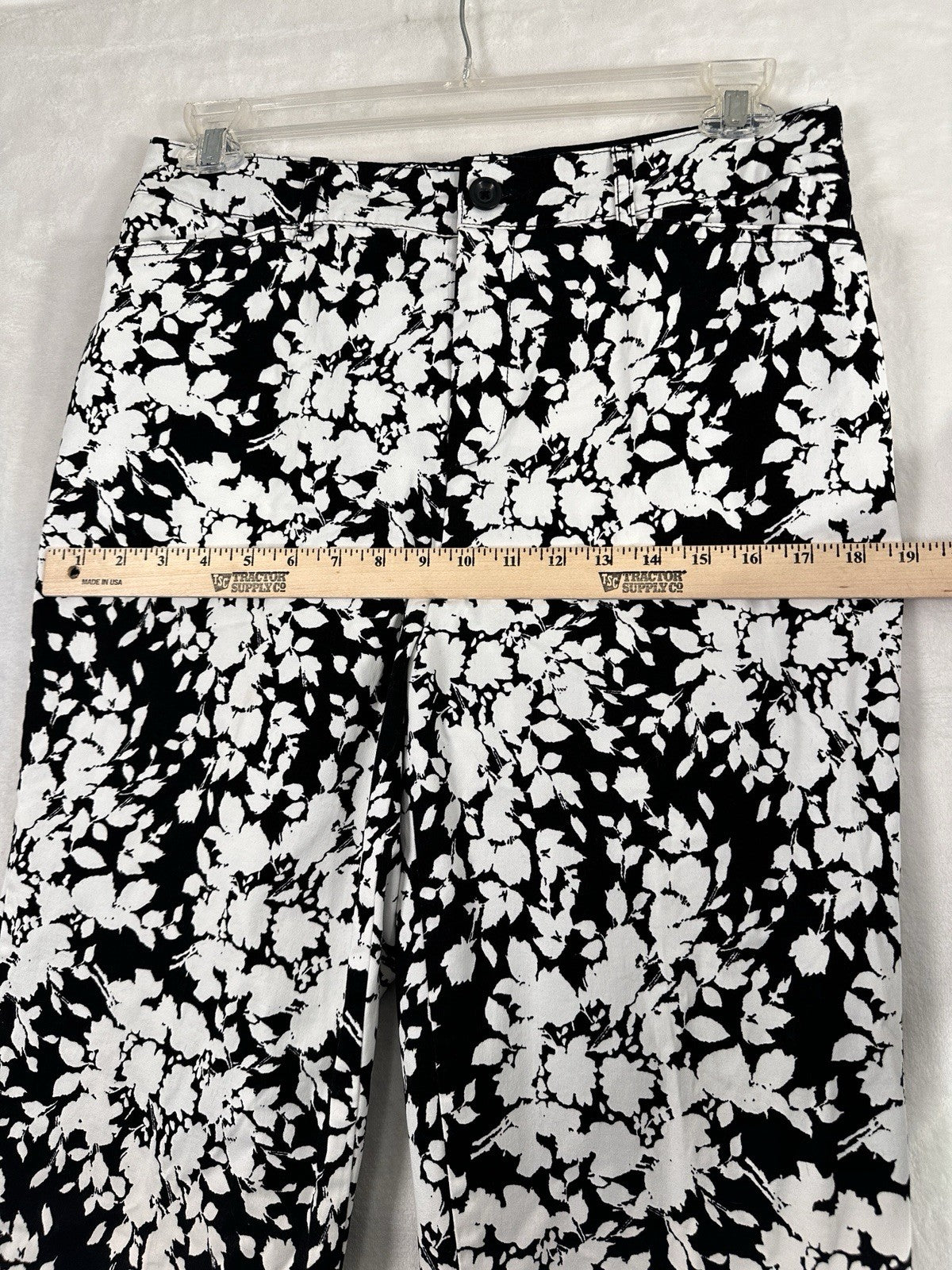 Croft & Barrow Crop Pants 10 Black White Floral Print Cotton Stretch Womens